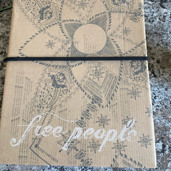 Free People Catch Me If You Can Sneakers. Size 39 or Women’s 9. Brand New - Picture 8 of 10